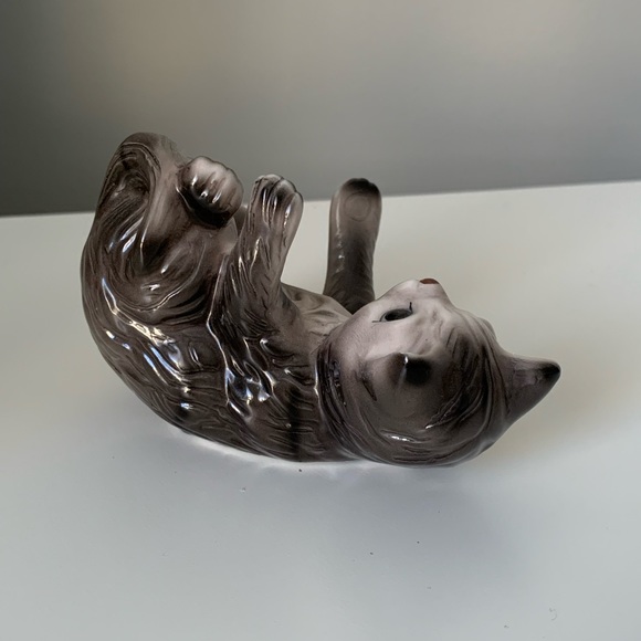 Vintage hand painted ceramic cat figurine - Picture 4 of 7